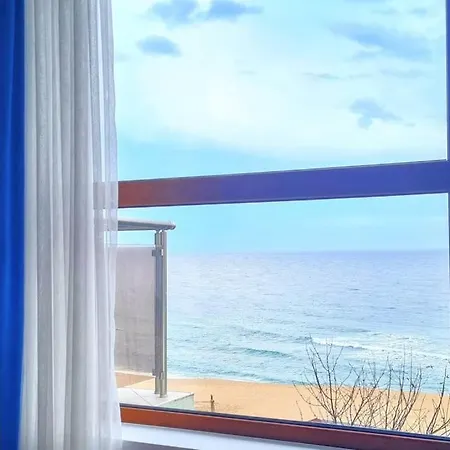 Апартаменти Sea View 2 Free Parking *