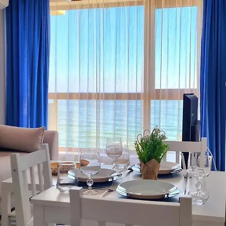 Апартаменти Sea View 2 Free Parking *