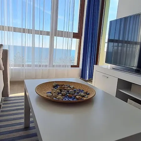 Апартаменти Sea View 2 Free Parking